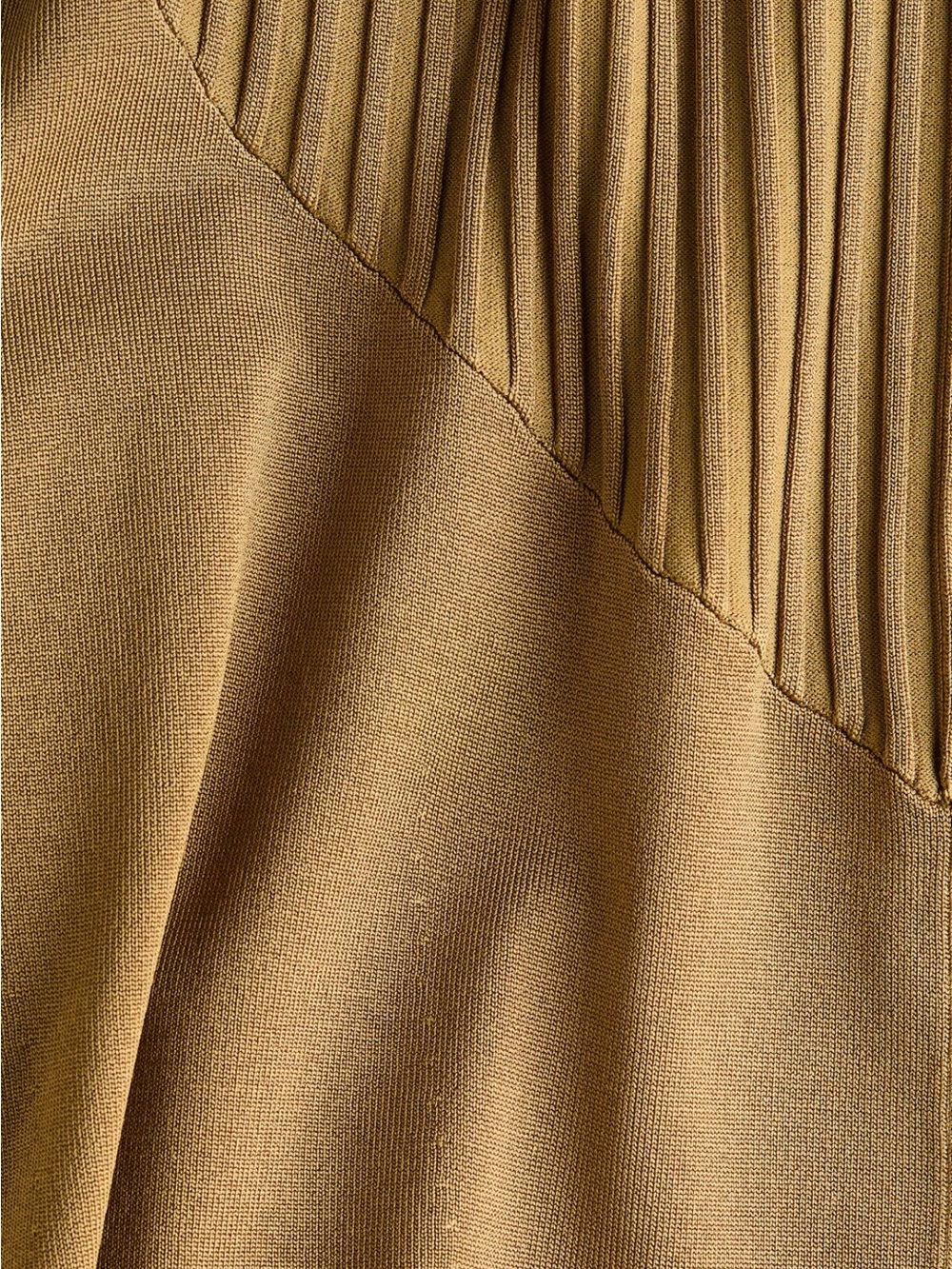 H&M EDITION SUMMER 2026 COLLECTION
NWT DARK BEIGE KNIT ASYMMETRIC SKIRT - Picture 7 of 8
